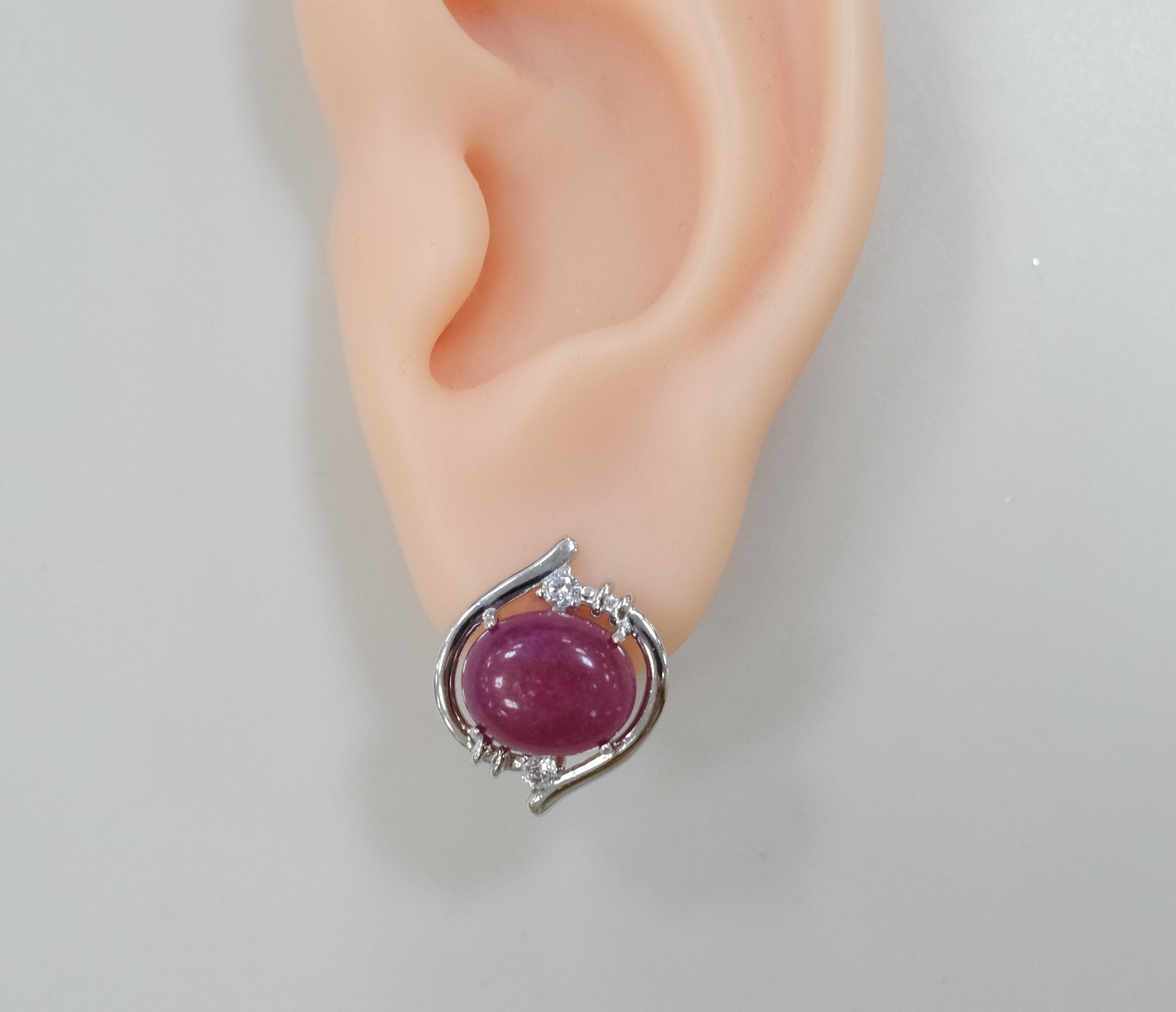 Серебряные серьги с малиновыми жадеитами